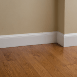 découvrez comment allier élégance et style avec l'harmonie entre plinthes en bois et carrelage. explorez des conseils pratiques et des idées pour créer un intérieur cohérent et esthétiquement plaisant, tout en mettant en valeur chaque matériau.