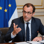 découvrez les détails de la nouvelle taxe ciblée sur les retraités aisés. qui est concerné et quelles en seront les implications financières pour cette tranche de la population ? informez-vous sur les critères d'application et les enjeux de cette mesure.