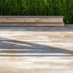 découvrez combien de temps laisser agir l'eau de javel pour nettoyer efficacement votre terrasse. suivez nos conseils pratiques pour un résultat impeccable et sécurisé.
