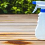 découvrez des astuces simples et efficaces pour enlever les taches de rouille sur vos dalles de terrasse et redonner à votre extérieur tout son éclat.