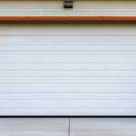 découvrez les étapes et conseils pratiques pour identifier et résoudre efficacement les problèmes de fermeture d'une porte de garage basculante manuelle. optimisez la sécurité et le bon fonctionnement de votre installation.