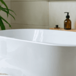 découvrez des astuces simples et efficaces pour éliminer les champignons dans la salle de bain, prévenir leur apparition et garder un espace sain et propre au quotidien.