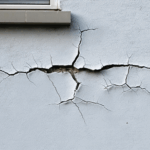 découvrez les étapes essentielles pour réparer facilement une fissure importante sur un mur extérieur. conseils pratiques, matériaux nécessaires et astuces pour garantir une réparation durable et esthétique.