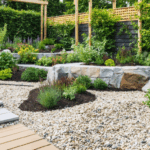 découvrez comment transformer facilement votre jardin en remplaçant le gazon par du gravier. avantages, étapes, conseils et idées d’aménagement pour un extérieur moderne, économique et facile d’entretien !