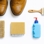 découvrez nos conseils pratiques pour entretenir et nettoyer efficacement vos chaussures en daim. suivez notre guide ultime pour préserver leur beauté et prolonger leur durée de vie !