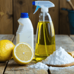 découvrez les secrets de grand-mère pour nettoyer vos toilettes de façon écologique et naturelle. astuces simples, produits maison et conseils pratiques pour un entretien respectueux de l’environnement !