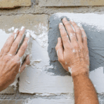 découvrez les meilleures techniques et toutes les étapes essentielles pour enduire efficacement un mur en parpaing. suivez notre guide ultime pour réussir vos travaux de façon professionnelle et obtenir un résultat impeccable !