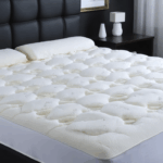 découvrez comment un surmatelas en mousse à mémoire de forme peut améliorer la qualité de votre sommeil, soulager les douleurs et prolonger la durée de vie de votre matelas. adoptez le confort sur-mesure et bénéficiez d’un repos réparateur chaque nuit !