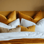 découvrez nos conseils pour harmoniser vos rideaux avec votre linge de lit et créer une ambiance élégante et cohérente dans votre chambre. astuces déco, choix de couleurs et inspirations tendances pour un intérieur parfaitement assorti.