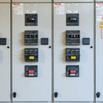 lumière éteinte malgré un disjoncteur en marche ? découvrez les causes possibles d'une panne électrique et les solutions pratiques à adopter lorsque l'électricité ne fonctionne plus, même si le tableau électrique semble en ordre.