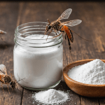découvrez une méthode infaillible pour éloigner les moustiques grâce aux bienfaits surprenants du bicarbonate de soude. apprenez comment cet ingrédient simple peut vous aider à profiter de vos soirées en plein air sans être dérangé par ces nuisibles.