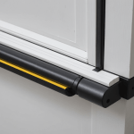 découvrez cinq astuces efficaces pour améliorer l'isolation de votre porte d'entrée. stoppez les courants d'air et créez un intérieur confortable tout en réduisant vos factures d'énergie grâce à nos conseils pratiques.