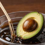découvrez comment cultiver facilement un avocatier à partir d'un noyau grâce à ces étapes simples. apprenez à faire germer, planter et entretenir votre avocatier à la maison.