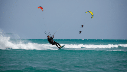 découvrez les erreurs courantes à éviter en kitesurf pour les novices. notre guide vous offre des conseils pratiques et des astuces indispensables pour profiter pleinement de votre expérience et progresser en toute sécurité sur l'eau.