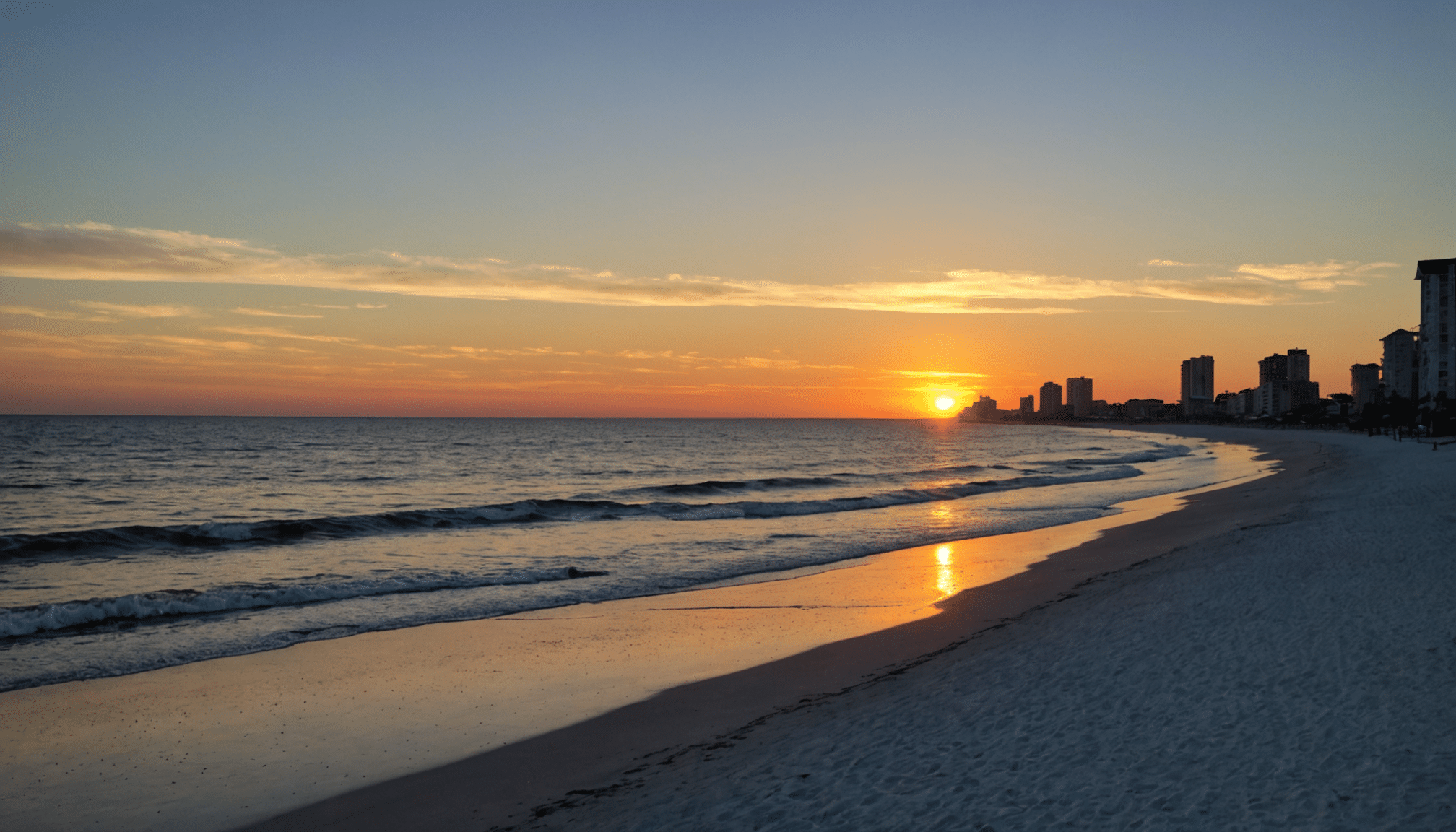 découvrez myrtle beach en caroline du sud, une destination fascinante offrant des plages magnifiques, des activités palpitantes et des attractions incontournables. plongez dans un univers d'aventures avec des pistes de golf, des boutiques animées et des restaurants délicieux. ne manquez pas les trésors cachés et les spectacles vibrants qui font de cette ville un lieu d'évasion parfait.