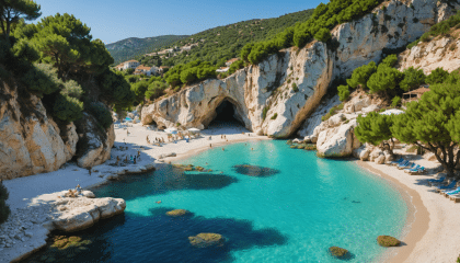 explorez la plage de xigia à zakynthos, un véritable spa naturel aux eaux sulfureuses et guérisseuses. profitez d'une expérience détente gratuite dans un cadre idyllique, entre mer turquoise et paysages enchanteurs.