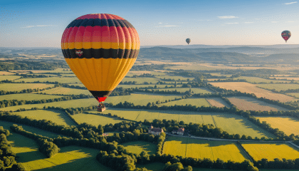 élevez-vous au-dessus des paysages enchanteurs et vivez une expérience inoubliable avec notre balade en montgolfière. offrez-vous ce moment unique pour admirer la beauté du ciel et créer des souvenirs mémorables.