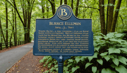 partez à la découverte du sentier burke-gilman à seattle : une piste pittoresque idéale pour la marche, le vélo ou le jogging, longeant lacs et espaces verts au cœur de la ville.