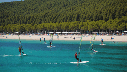 découvrez la plage de zlatni rat, joyau emblématique de la croatie, célèbre pour sa forme unique et ses eaux cristallines. plongez dans l’histoire, la beauté et les activités incontournables de cette destination exceptionnelle.
