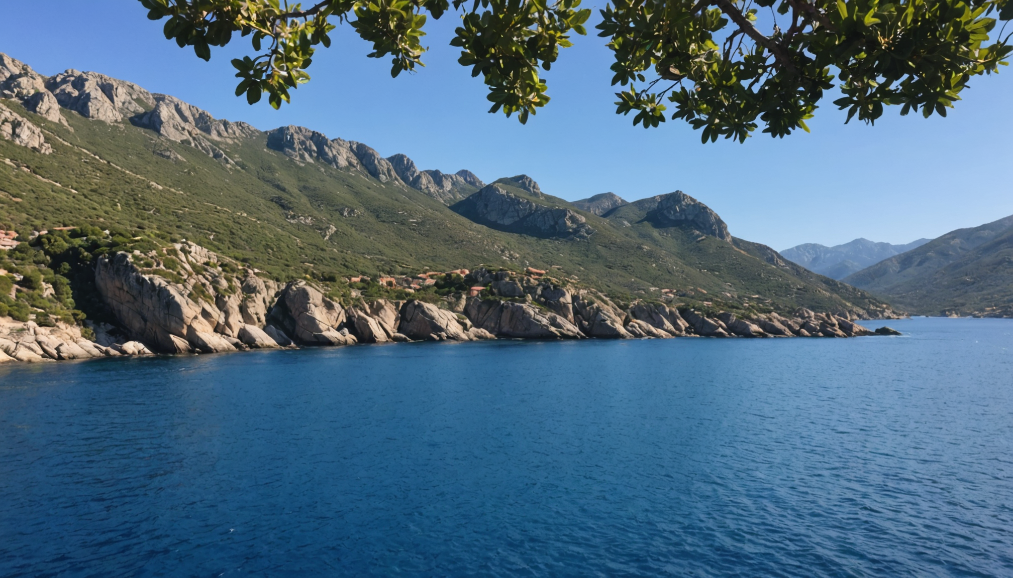 partez à la découverte de la corse en louant un bateau ! notre guide vous aide à explorer les eaux cristallines de l’île, avec des conseils pratiques pour une expérience de navigation inoubliable.
