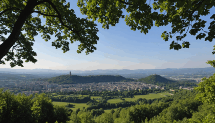 découvrez pourquoi vulcania, au cœur de l’auvergne, est la destination incontournable pour explorer les volcans, vivre des expériences interactives et profiter d’aventures familiales inoubliables !