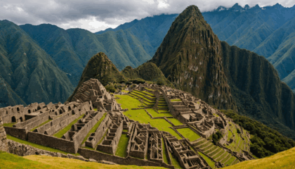 explorez les 10 paysages les plus époustouflants de la planète et laissez-vous émerveiller par la beauté naturelle du monde. des panoramas spectaculaires vous attendent aux quatre coins du globe !