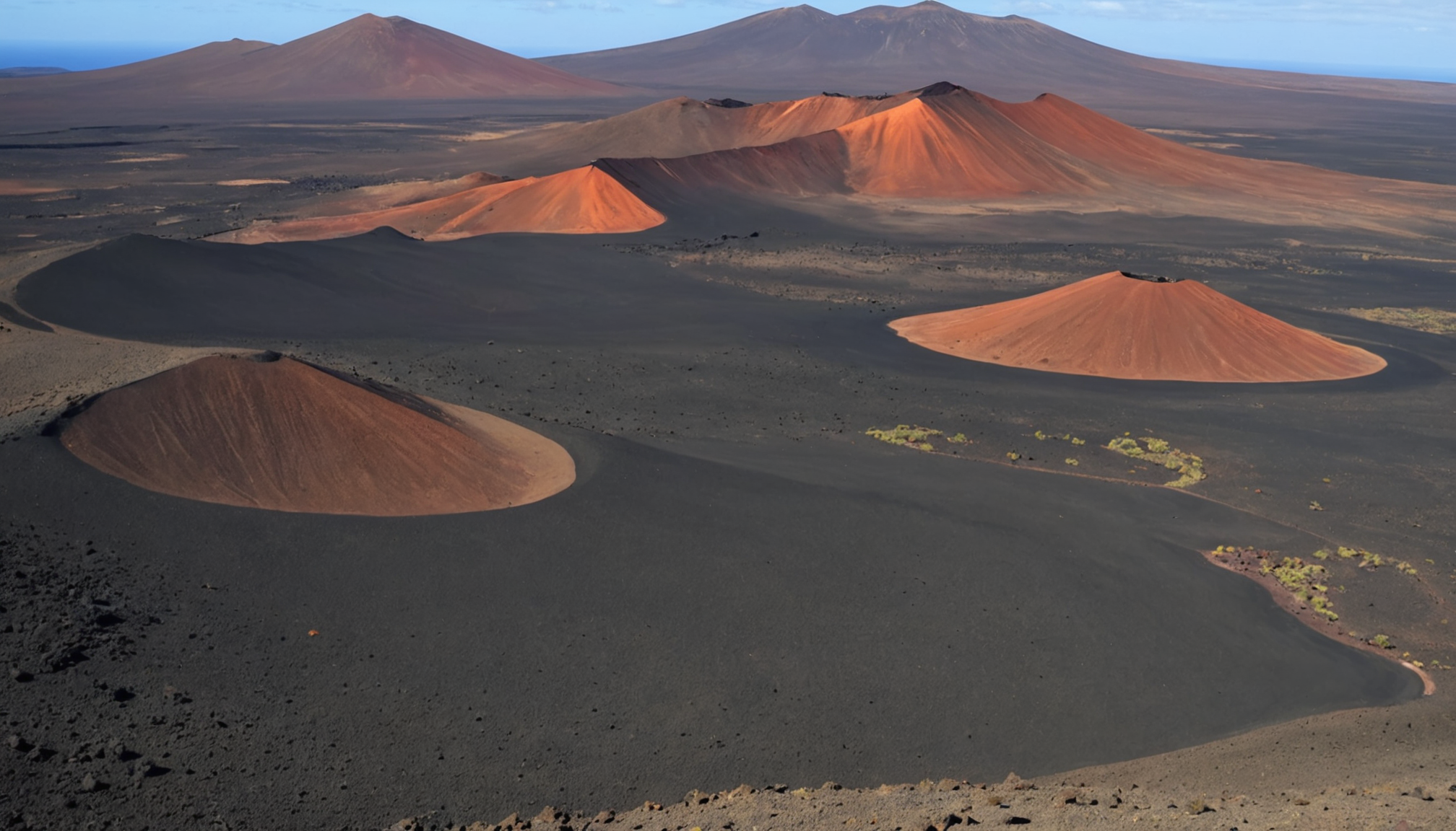 explorez les merveilles secrètes de l'île de lanzarote et laissez-vous séduire par ses paysages volcaniques, ses plages de sable fin et sa culture unique.