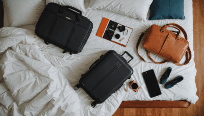 découvrez les accessoires essentiels pour un voyage réussi : confort, organisation et praticité assurés lors de vos aventures.