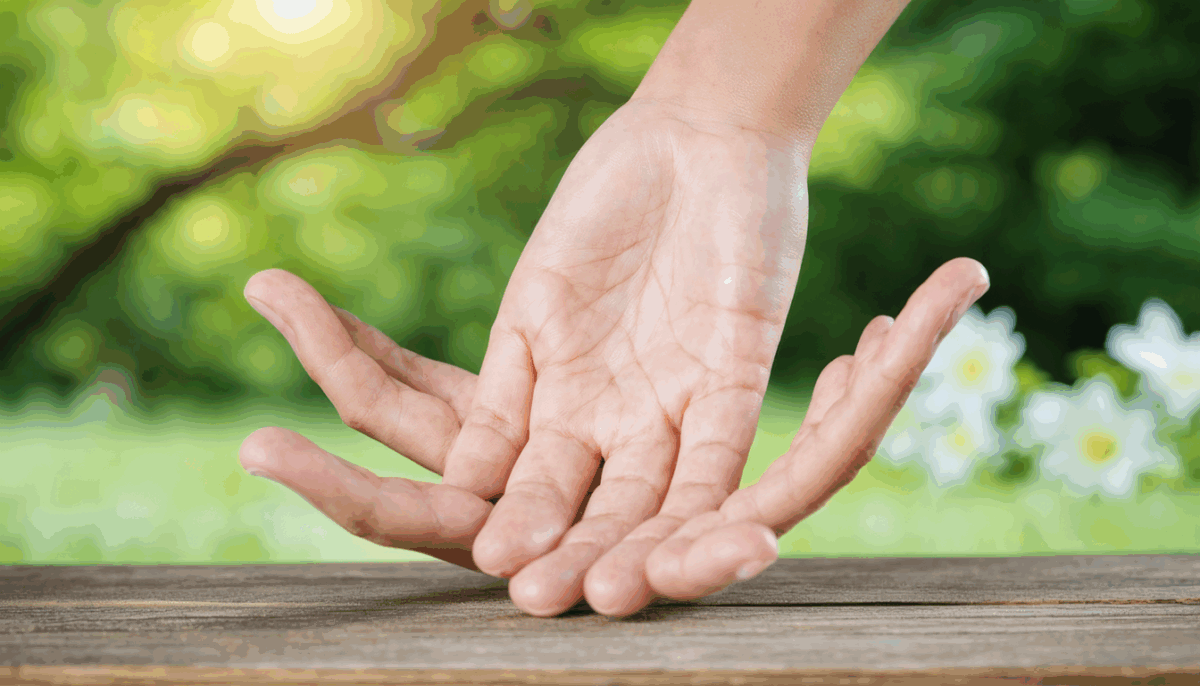 découvrez les causes et les solutions aux démangeaisons de la main droite. cet article explore les différentes affections pouvant provoquer ce symptôme et vous offre des conseils pratiques pour soulager l'inconfort.