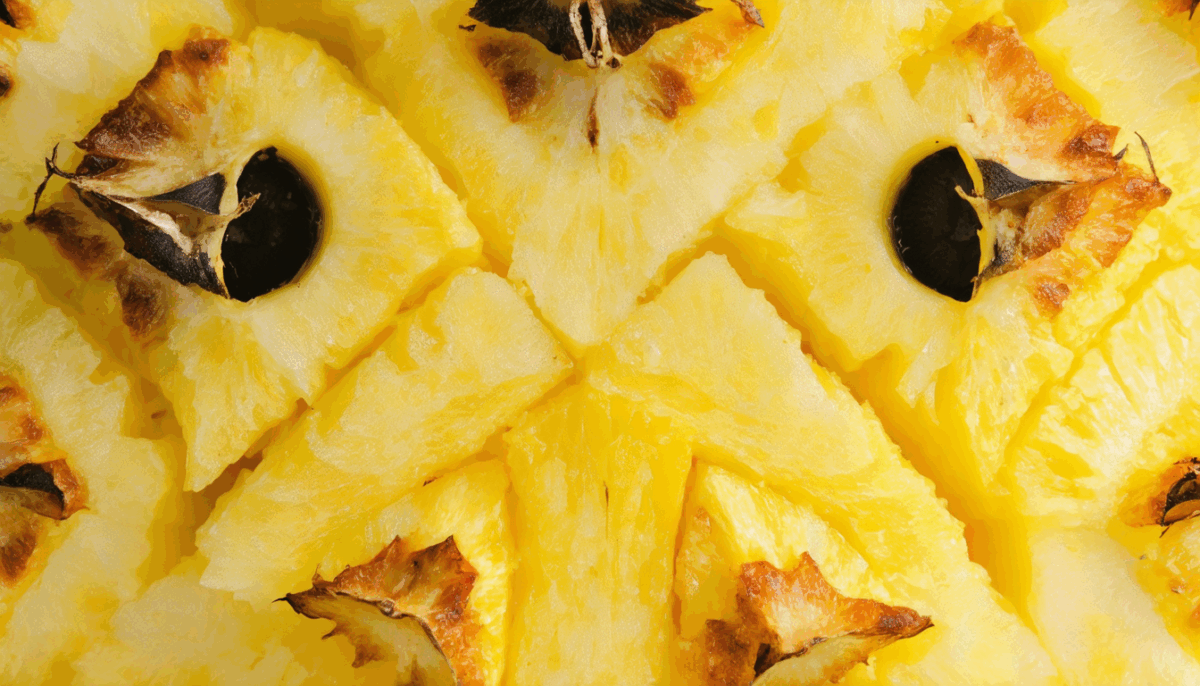 découvrez les meilleures astuces pour déterminer si un ananas est à point. apprenez à reconnaître les signes de maturité pour savourer un fruit juteux et délicieux, et améliorez vos choix au marché avec ces conseils pratiques.