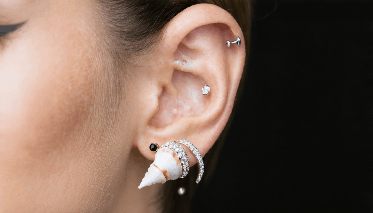 explorez les nombreux avantages du piercing conch, un choix tendance et unique pour ceux qui souhaitent exprimer leur style personnel. découvrez comment ce type de piercing peut ajouter une touche d'élégance à votre look tout en offrant un confort et une polyvalence inégalés.