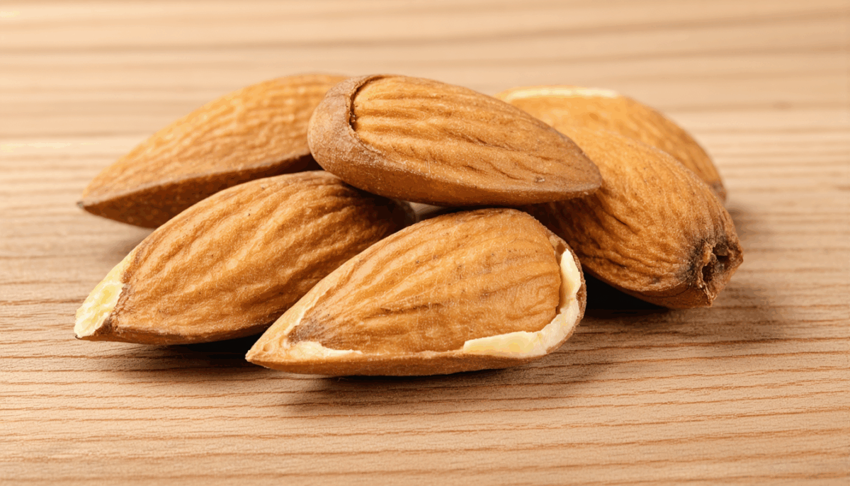 découvrez les risques potentiels pour la santé liés à la surconsommation d’amandes et obtenez des conseils pratiques pour profiter de leurs bienfaits sans danger.