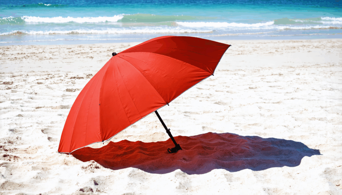 découvrez la liste complète des indispensables à emporter pour passer une journée parfaite à la plage : accessoires, protection solaire, et astuces pour profiter pleinement du soleil et de la mer.