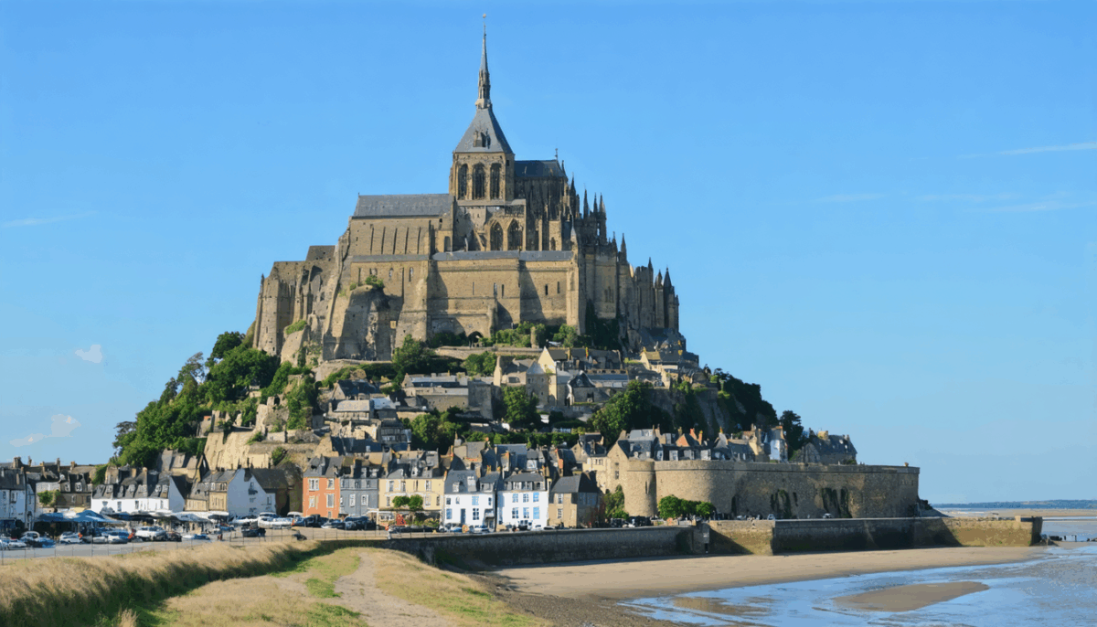 découvrez la durée idéale pour visiter le mont-saint-michel grâce à notre guide complet : conseils, activités incontournables et astuces pour profiter pleinement de ce site emblématique.
