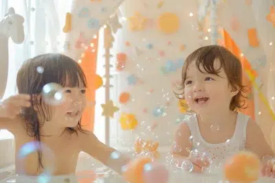 Créez une salle de bain magique pour vos enfants avec ces astuces simples et sûres