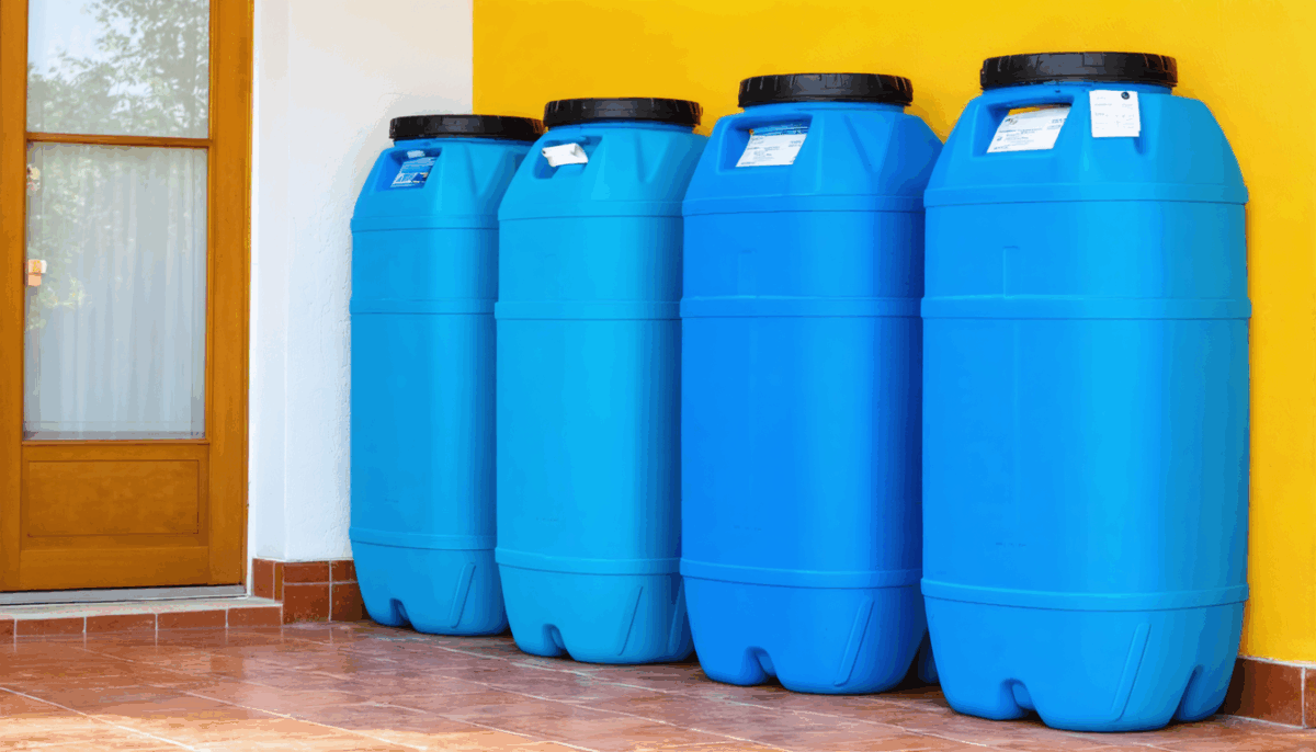 découvrez des astuces pratiques pour utiliser une chasse d'eau sans eau courante, des méthodes alternatives simples et efficaces pour maintenir l'hygiène de vos toilettes en toute situation.